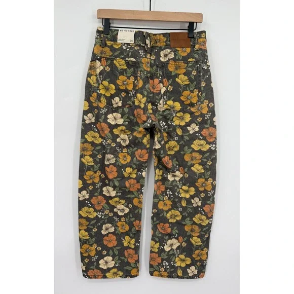 Free People Jeans Womens 25 Black Yellow Floral Deep Trance Boyfriend Crop NEW - Picture 2 of 13